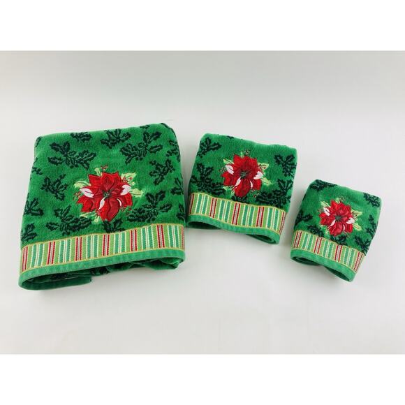 Christmas Towel Set Poinsettia Holly Embroidered Green Bath Body Hand Washcloth - Picture 2 of 13